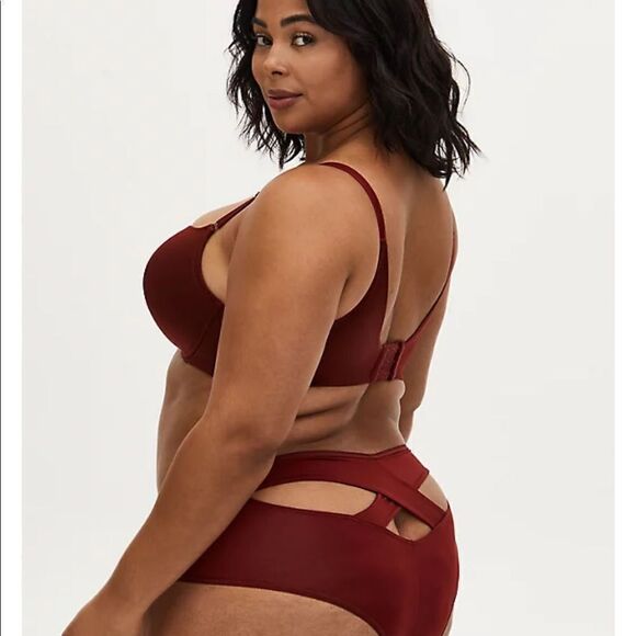 BURGUNDY RED SHINE 360° BACK SMOOTHING™ PUSH-UP T-SHIRT BRA- out of stock - Picture 4 of 10